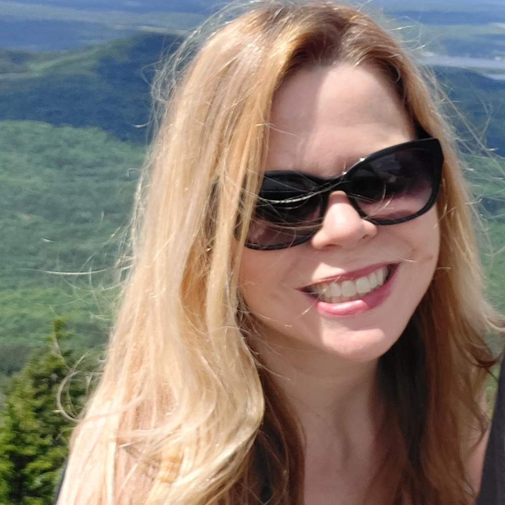 Meet your Posher, Jenn